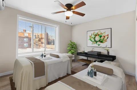 7187 Upstairs — Whole or Split Suite — interior photo 3