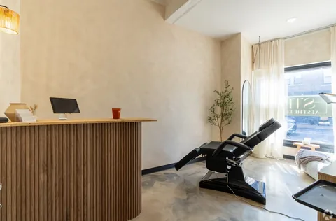 Suite 1 — interior photo 2