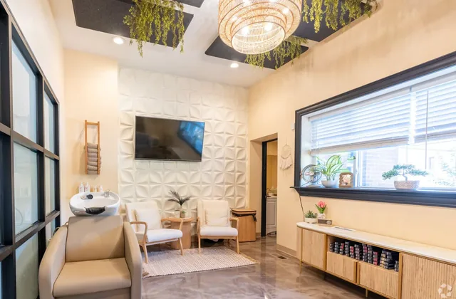 Suite 5 — Executive Ensuite — 7185 Main Level